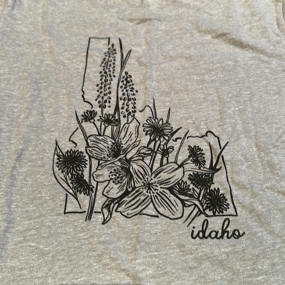 Maurices Idaho flower tee size small - Picture 3 of 3